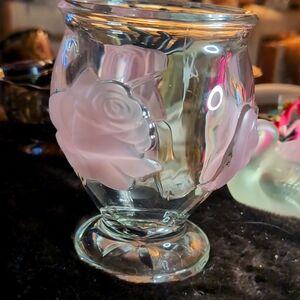 AVAILABLE -VINTAGE teleflora heavy glass Vase. It has puffy frosted rose's.